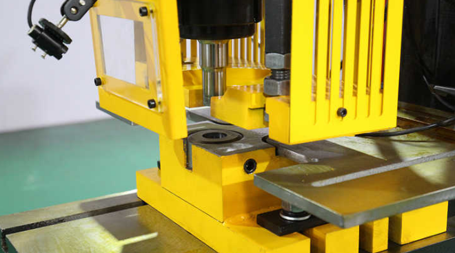 ironworker-machine-7-essential-aspects-for-precision-cutting--punching-04.png ironworker-machine-7-essential-aspects-for-precision-cutting--punching-04.png